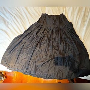 Beautiful vintage silk mid-length skirt with small button + tulle petticoat